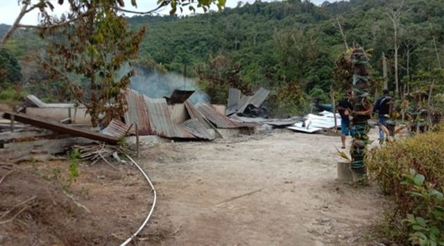 Ada Satu Keluarga Dibakar di Sigi, Denny Siregar : Teroris Poso Itu Tak Kenal Agama