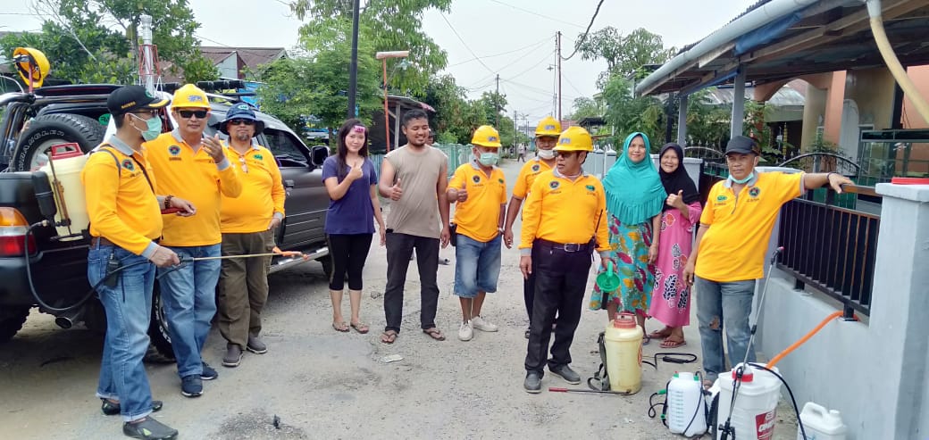 Cegah Virus Covid-19, Tim RAPI Lokal 02 Semprot Disinfektan Dilingkungan Masyarakat