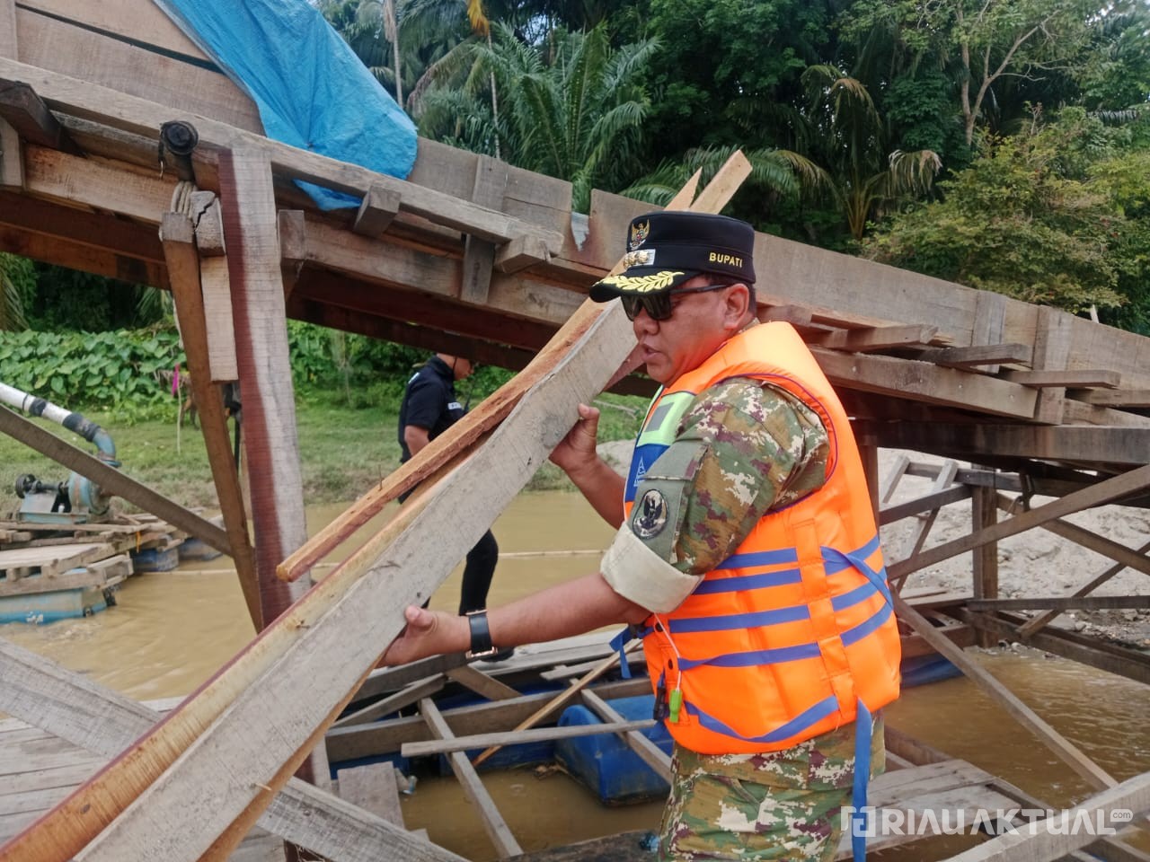 Razia Tambang Ilegal Ricuh, Bupati Kuansing Kumpulkan Para Datuk
