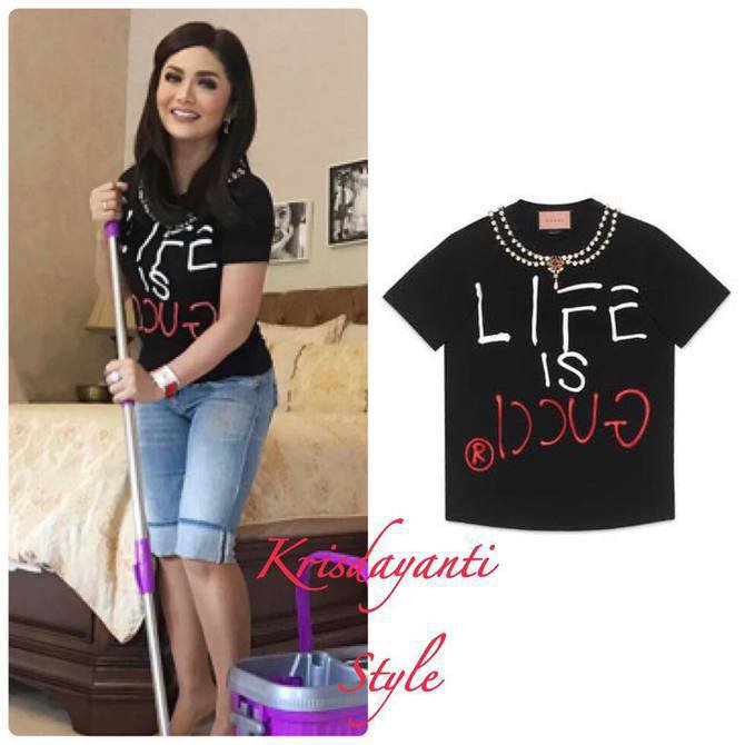 Kaos Yang Dipakai Krisdayanti Untuk Ngepel Seharga Satu Motor!