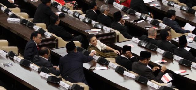 Kelebihan Dana Sertifkasi Guru Rp 23,3 Triliun Karena DPR Tak Jalankan Fungsi Anggaran