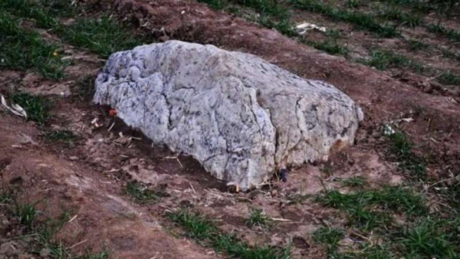 Gunung Terkecil Dunia Dapat Dilalui Hanya Selangkah Kaki