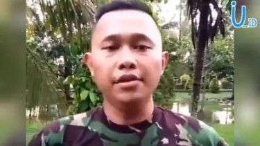 Beri Tutorial Hindari Senjata Tajam, Tentara Bikin Ngakak