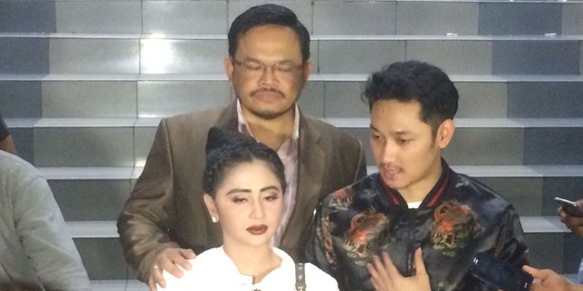 Polisi Sebut Ada Yang Kawal Dewi Perssik Tapi Tak Perintahkan Masuk Busway