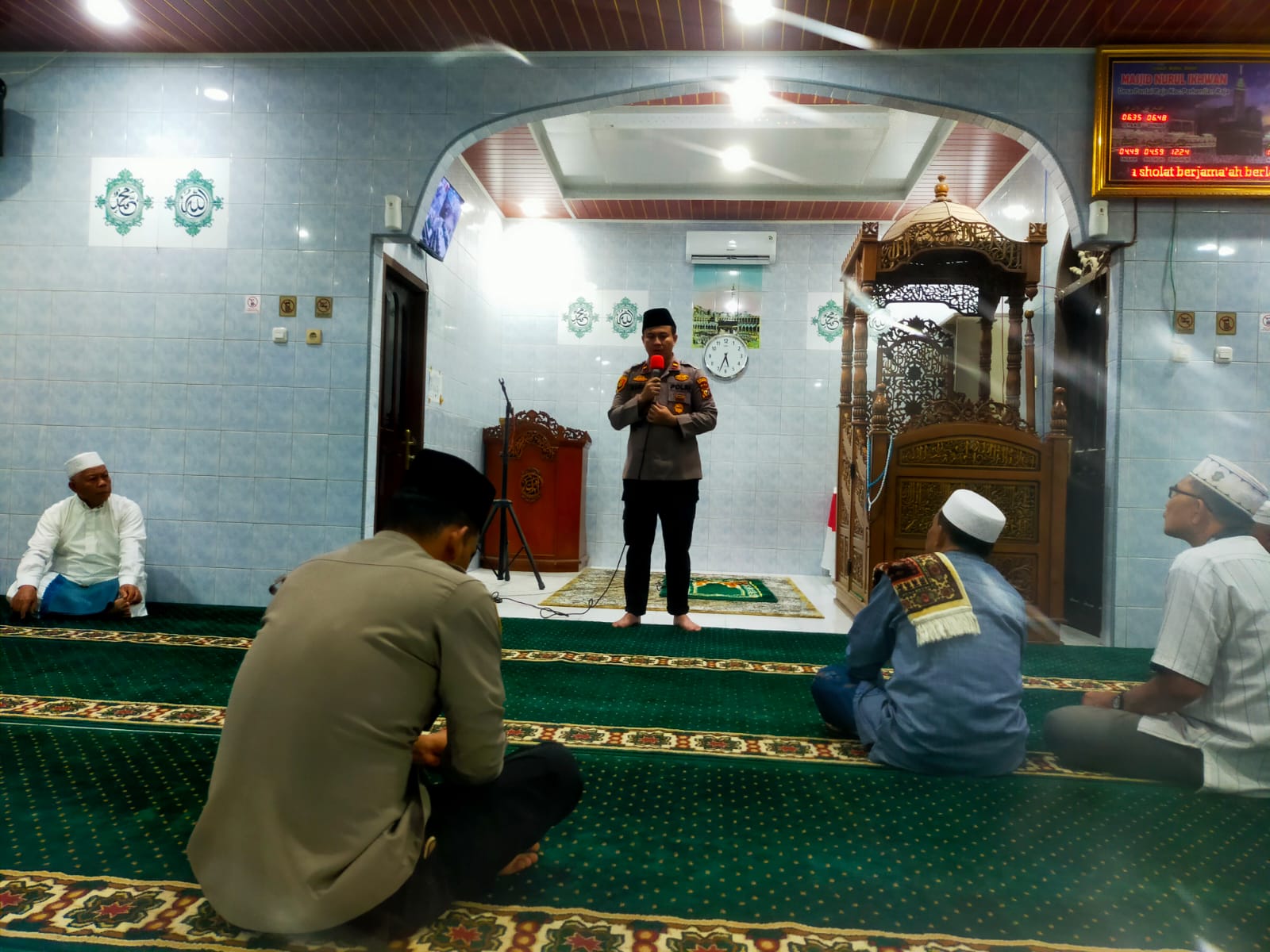 Sosialisasi Pemilu, Kapolsek Perhentian Raja Subuh Jemaah dan Wakaf Quran