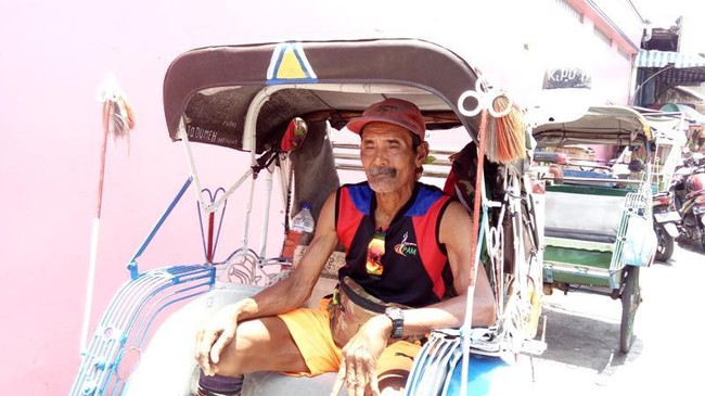 Keren! Kakek Penarik Becak asal Salatiga Ikut Kejuaraan Lari di Chile