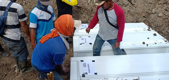 Empat jenazah terduga teroris kembali dimakamkan di komplek Mr X Sidoarjo