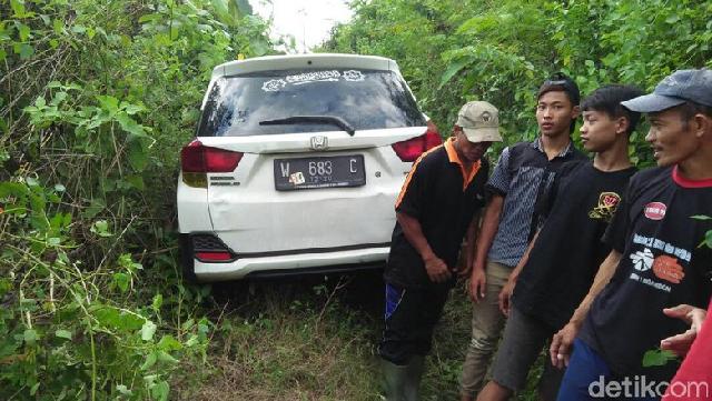 Misterius, Mobilio Terparkir di Tengah Hutan Selama 3 Hari