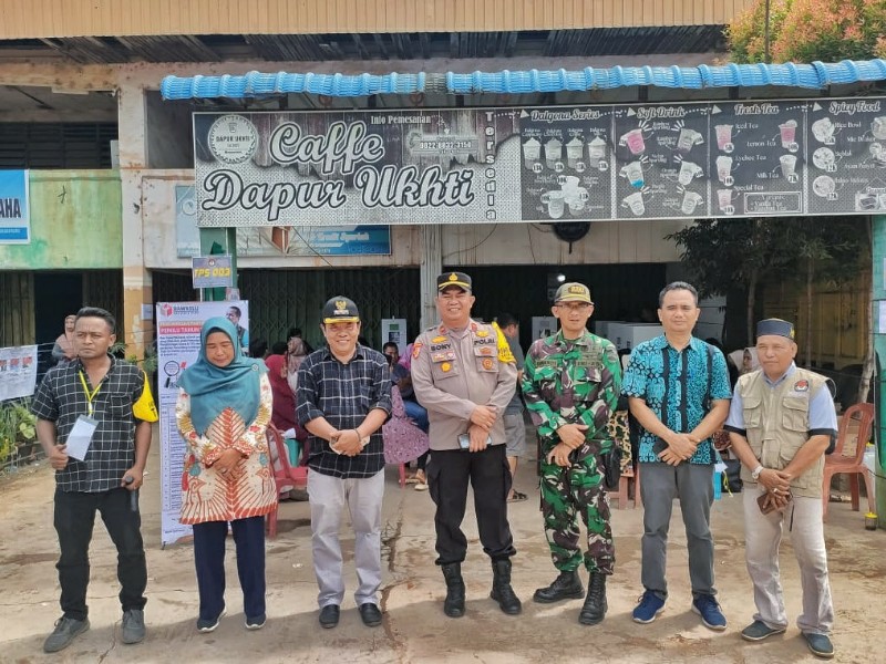 Kapolsek Rimba Melintang Patroli Pemilu 2024 Cek TPS bersama Camat dan Danramil