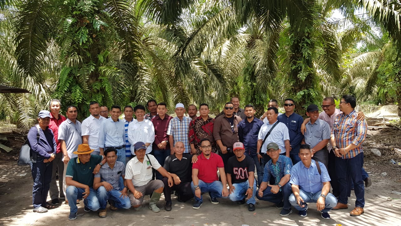 Adopsi Manajemen Bagi Hasil Kebun Plasma Sawit, Pengurus KBBDM Stuban ke Kampar