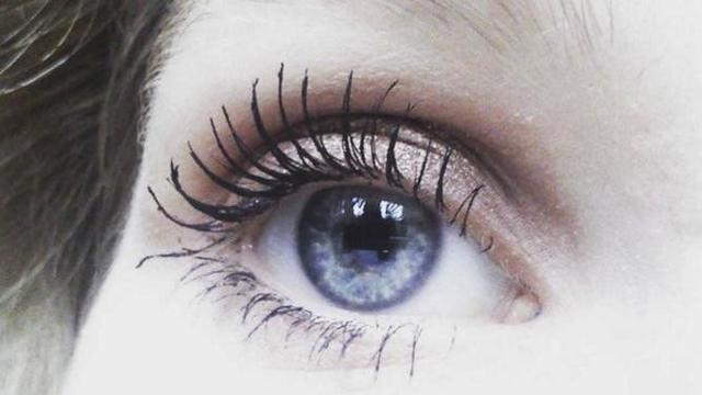 Hanya 20 Detik, Bedah Laser Bisa Ubah Warna Mata Jadi Biru