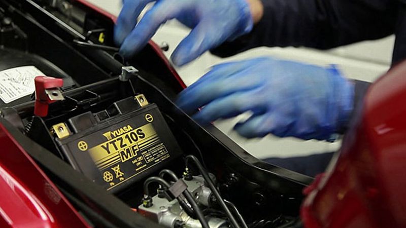 Terlihat Sepele, Hal Ini Bikin Aki Cepat Soak