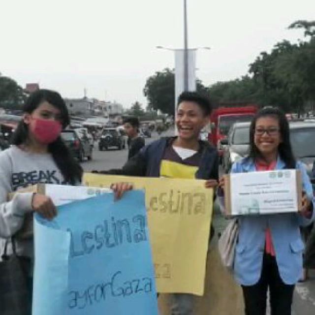 Bantu Gaza, Mahasiswa Universitas Riau Lakukan Aksi Penggalangan Dana