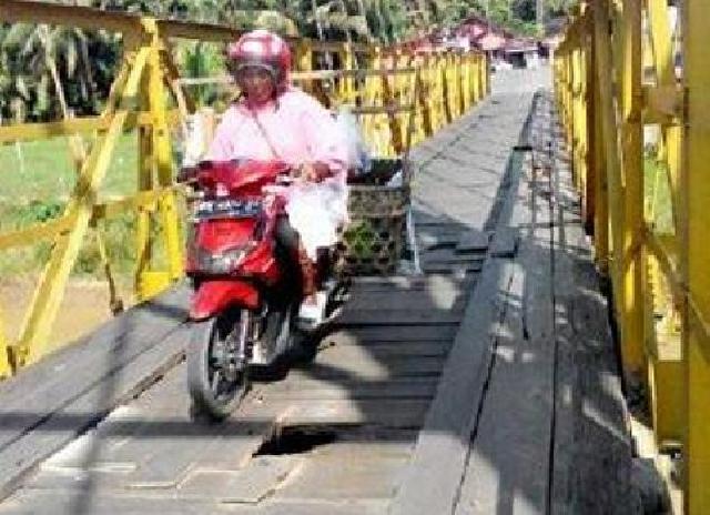 Jembatan Gantung Teluk Kuantan Ancam Keslamatan Warga