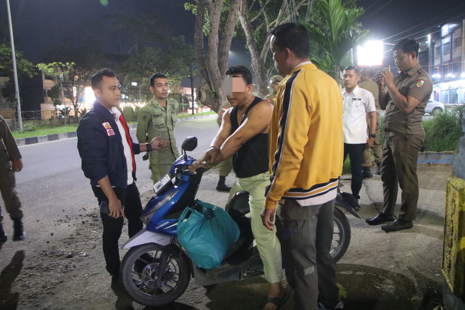 Kedapatan Buang Sampah Sembarangan, 4 Warga Didenda Tim Yustisi Pekanbaru