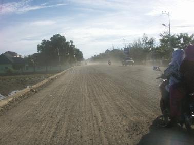 Warga Resah Pembangunan Jalan Terbengkalai