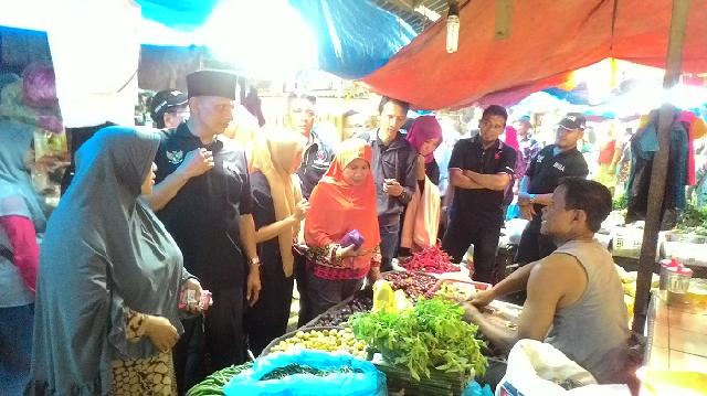 Dengarkan Aspirasi Pedagang, Said Usman Sambangi Pasar baru Panam
