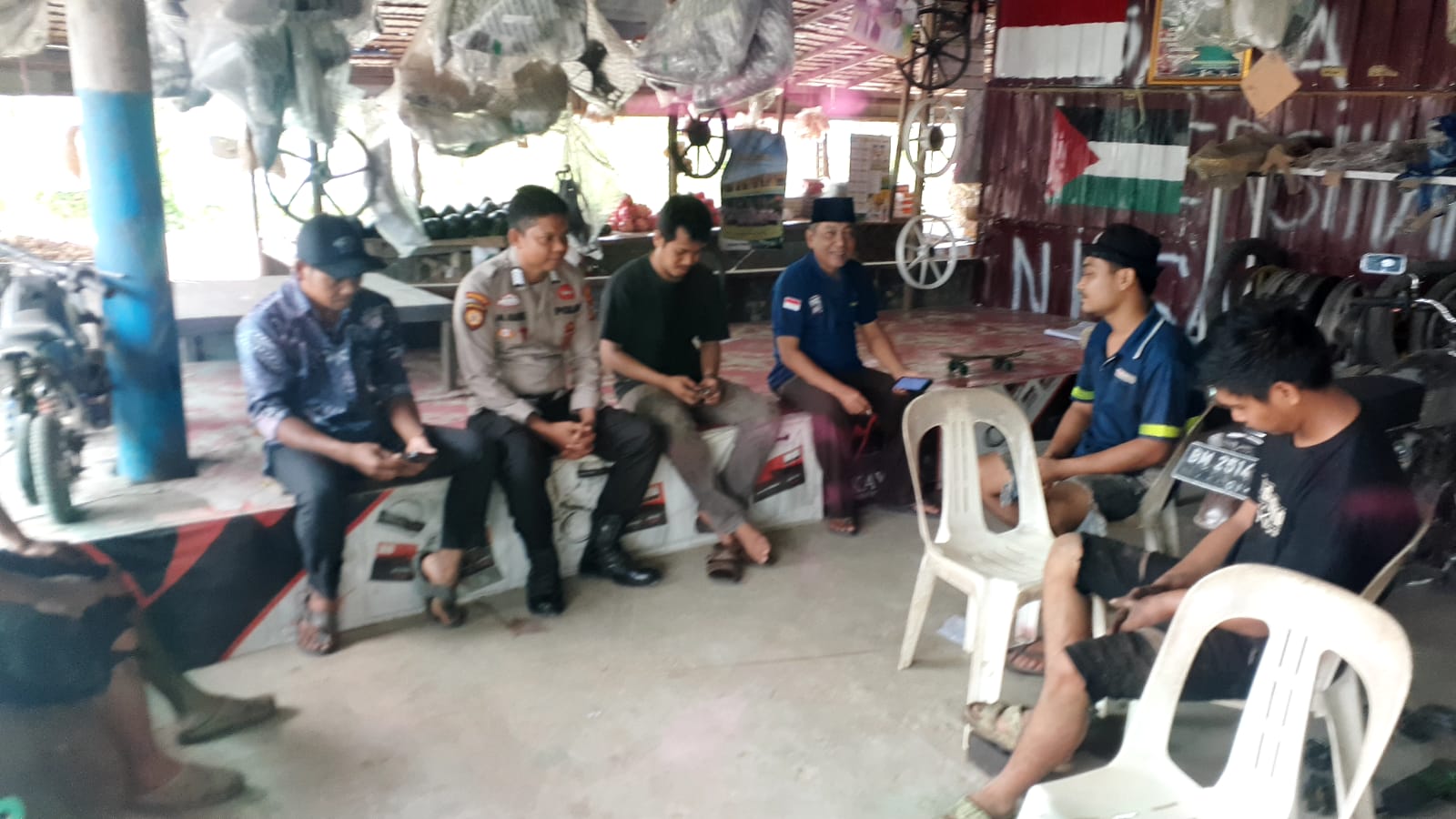 Polsek Reteh Terapkan Cooling System, Sosialisasi Pemilu di Pasar Pulau Kijang