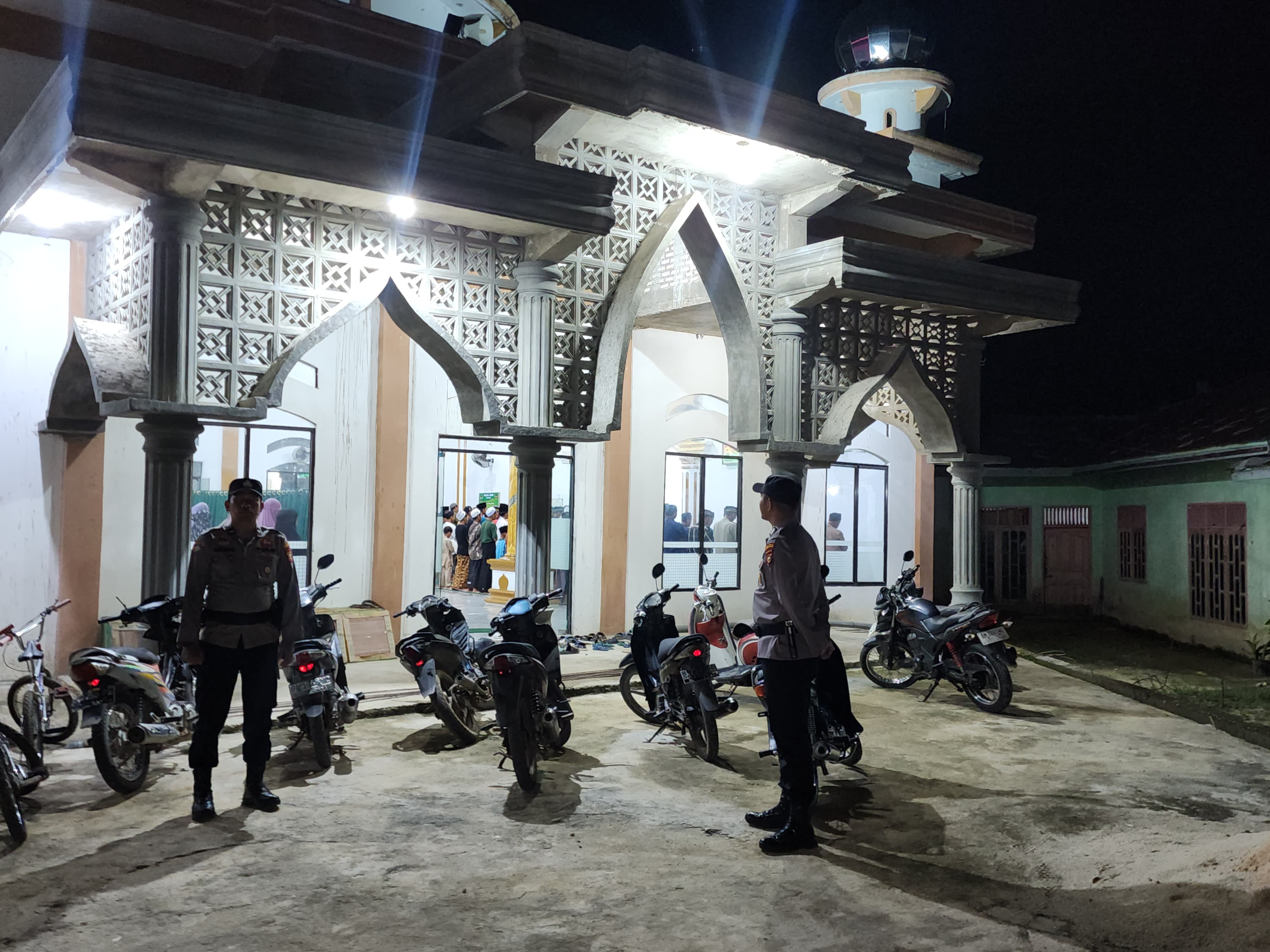 Polsek Bangko Pusako Patroli Pengamanan Salat Tarawih dalam Operasi Tertib Ramadhan
