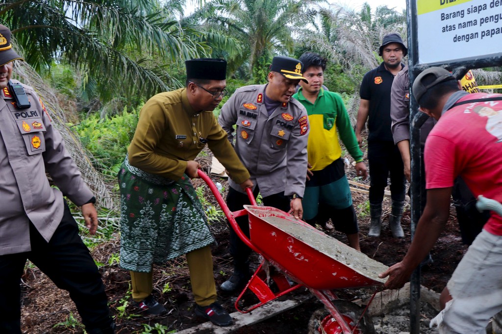 Kapolres Rohil: Plang Larangan di Lahan Bekas Kebakaran Demi Pemulihan Ekosistem