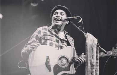 Beredar Foto Jenazah Glenn Fredly di Gereja