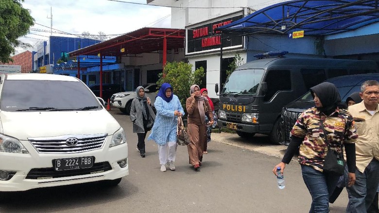 Tetangga dan yang Memandikan Jenazah Lina Eks Sule Diperiksa Polisi