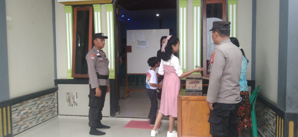 Polsek Bangko Pusako Amankan Ibadah Umat Kristiani di Gereja Bethel Indonesia