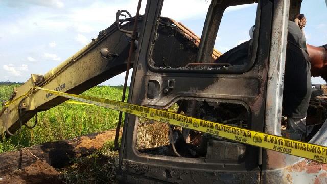 Eksavator nya Hangus terbakar, Pengusaha di Pekanbaru Ini Lapor Polisi