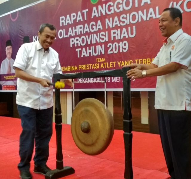 Belangsungkawa Atas Wafatnya Ketua KONI Riau, Gubri: Emrizal Pakis Sosok Pekerja Keras