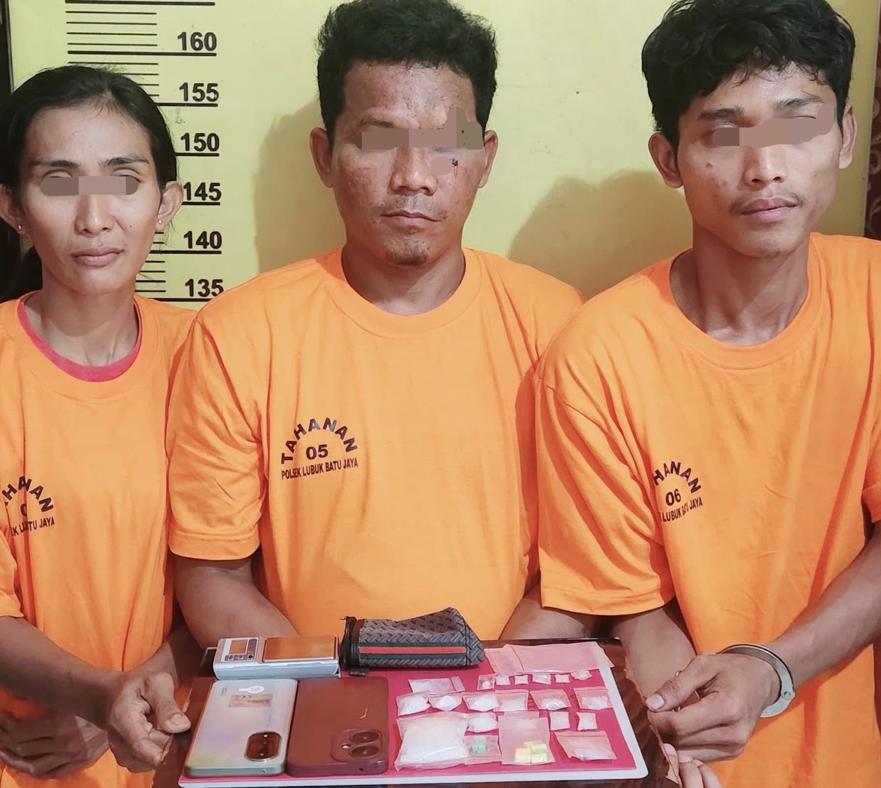 Polsek Lubuk Batu Jaya Gerebek Lokasi Transaksi Narkoba, Tangkap Sepasang Suami Istri dan Kurir