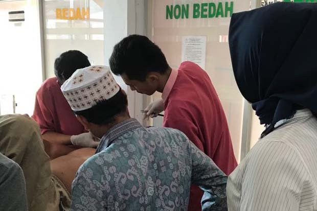 Datangi Pesantren, Petani Bacok Ustaz dan Orang Tuanya