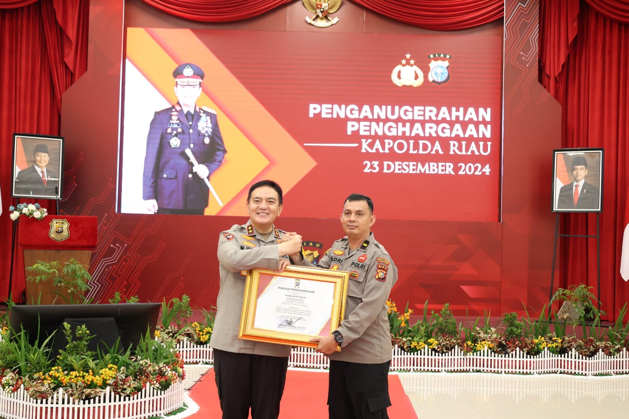 Kasat Tahti Polres Kuansing, Terima Hadiah Umroh dari Kapolda Riau atas Dedikasi Kerja