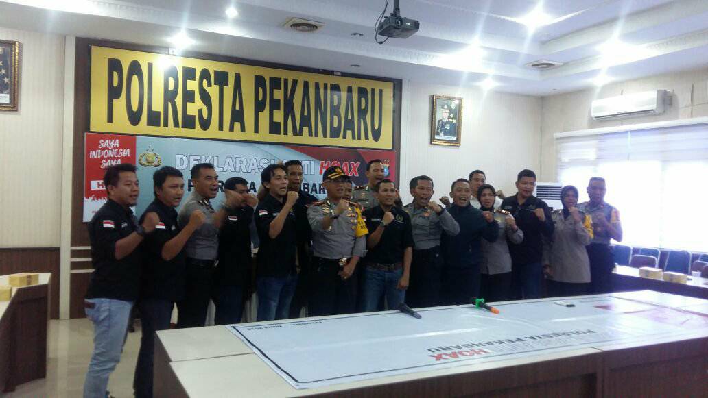 Polresta dan PWI Pekanbaru Deklarasi Anti Hoax