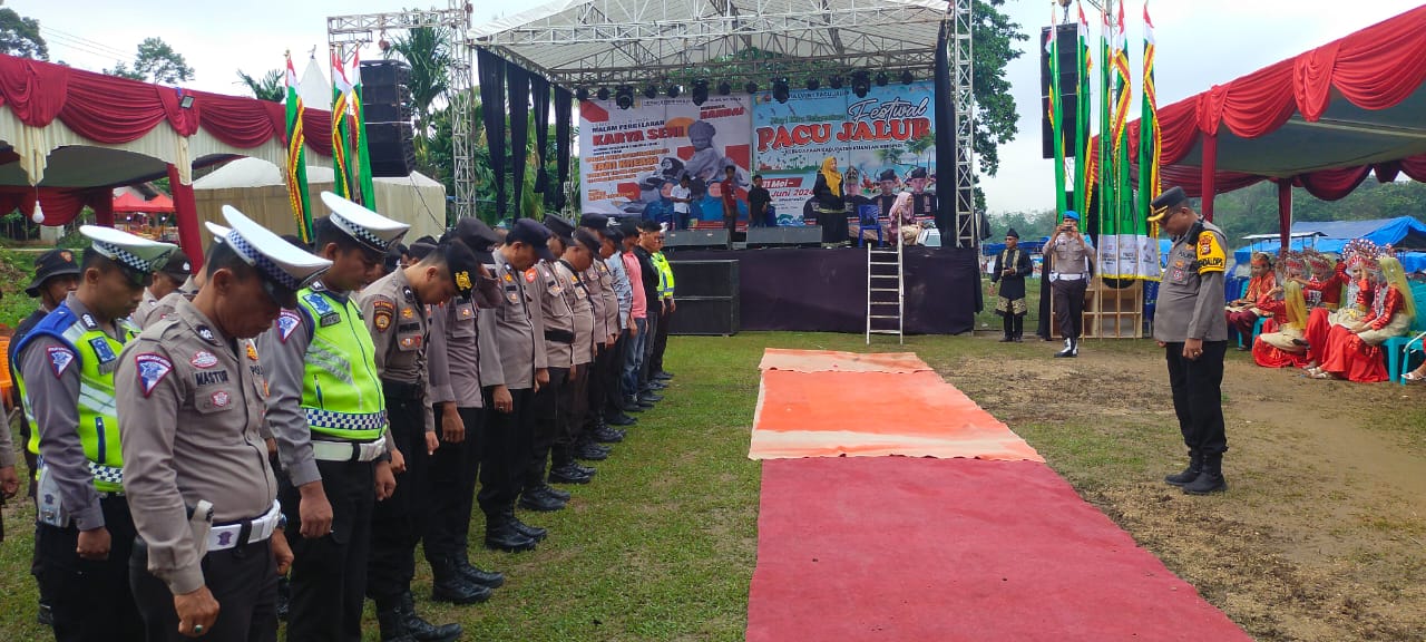 Hari Pertama Pacu Jalur 2024 di Kecamatan Gunung Toar, Polres Kuansing Apel Pengamanan