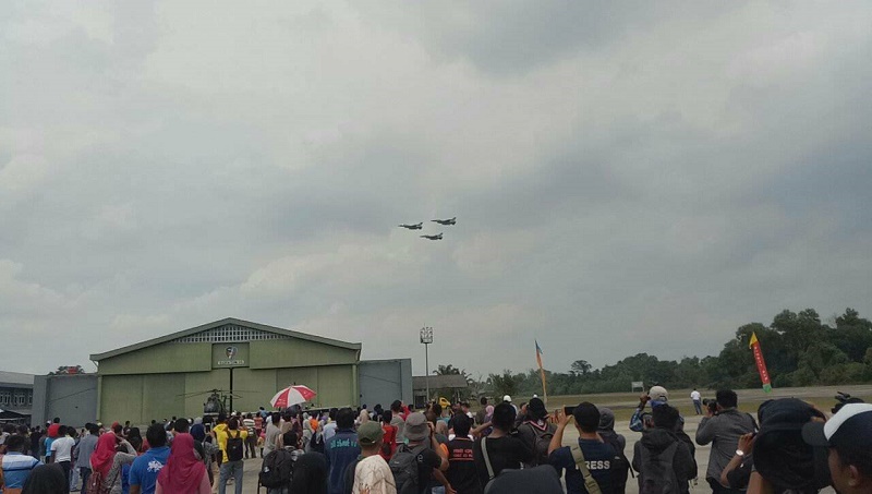 Ribuan Warga Padati Lanud Rsn Pekanbaru Dalam Rangka IJE 2017