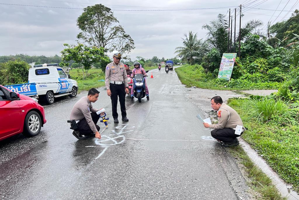 Remaja Tewas dalam Kecelakaan Maut di Jalan Pekanbaru - Bangkinang