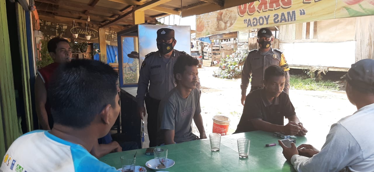 Tertibkan Prokes di Wilayah Binaan, Polsek Ukui Sosialisasi Prokes Kepada Masyarakat