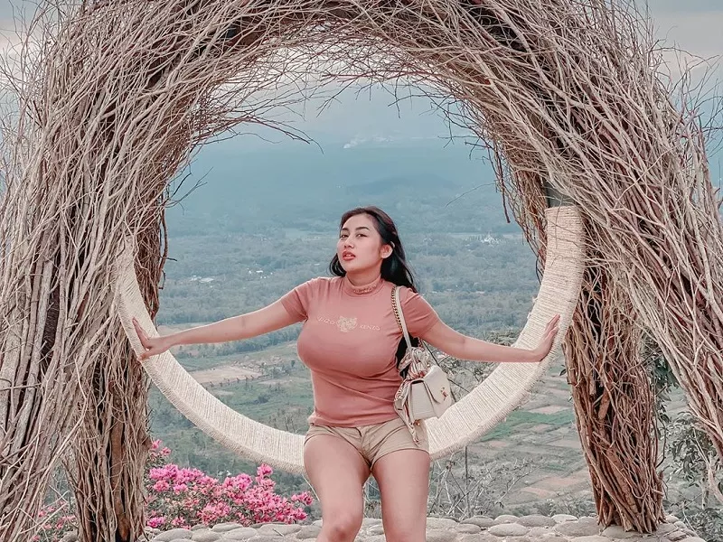 Wah, Penampilan Menggoda Pamela Safitri saat Liburan Bikin Jantung Berdebar