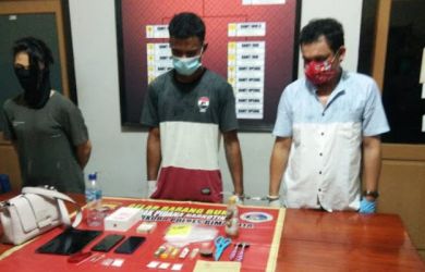 Parah! Bukannya Tarawih, Janda Muda dan 2 Pria Malah Asyik Berbuat Terlarang