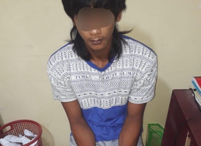 Polsek Ujung Batu Tangkap Ompong Saat Sedang Tidur di Rumahnya