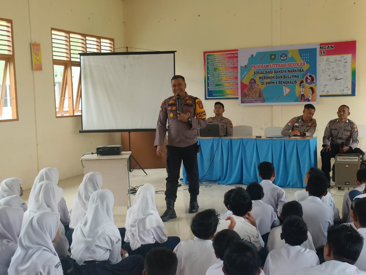 Polres Bengkalis Gelar Sosialisasi Bahaya Narkoba, Merokok, dan Bullying di SMPN 4 Bengkalis