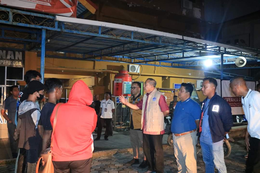 Kedapatan Buang Sampah Sembarangan, Lima Warga Diangkut Tim Yustisi Pekanbaru