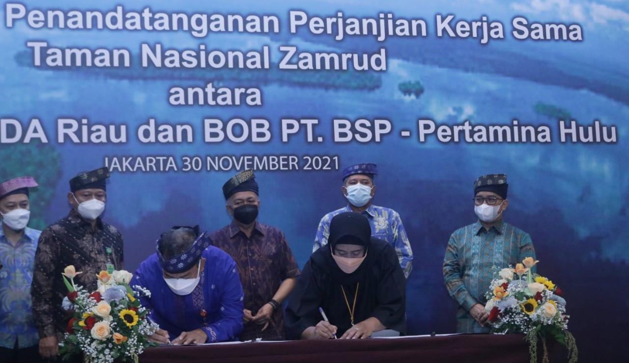 BOB PT BSP Pertamina Hulu dan BBKSDA Riau Sepakati Perjanjian Kerjasama di TNZ 