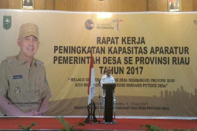 Di Depan Ribuan Kades, Gubri Sebut Fokus Buka Desa Terisolir