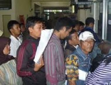 Warga Keluhkan Daftar Disdukcapil Di Batasi 70 Antrean