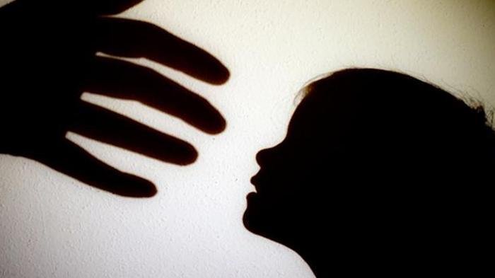 Hampir Dipergoki Istri, Ini Kronologi Camat Yang Diduga Cabuli Siswi SMK di Pelalawan