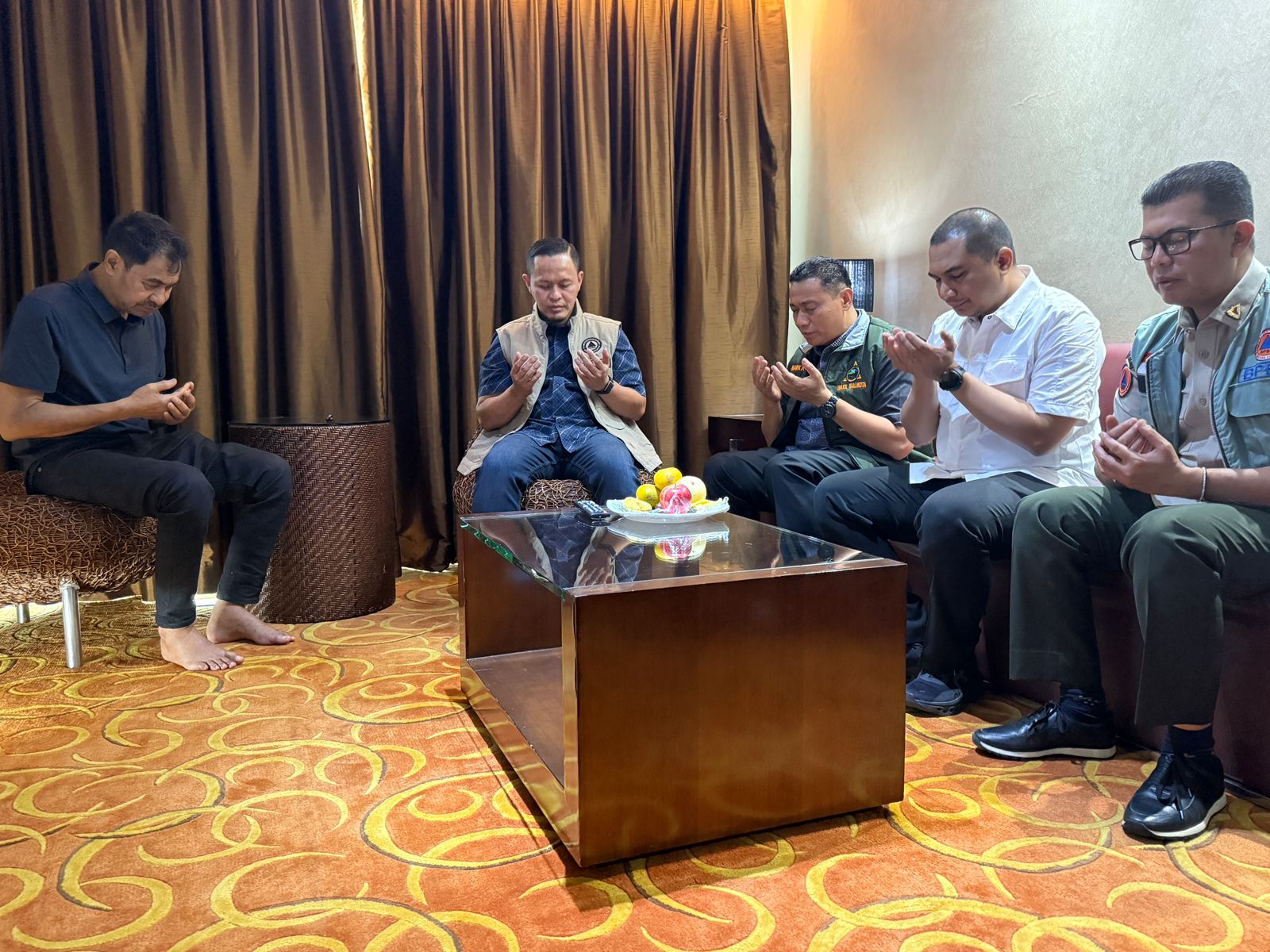 Temui Mualem, Gubernur Aceh: Wako Agung Serahkan Bantuan Kemanusiaan Rp1,5 Miliar