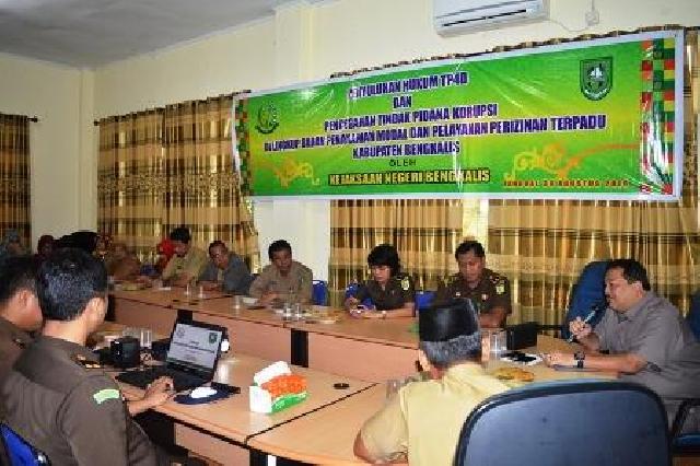 TP4D Kejari Bengkalis Beri Penyuluhan Hukum Bagi ASN BPMP2T