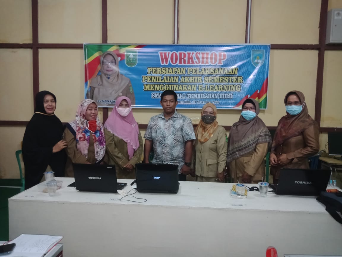 Bersama Alumni, SMUN 1 Tembilahan Hulu Gelar Workshop E- Learning