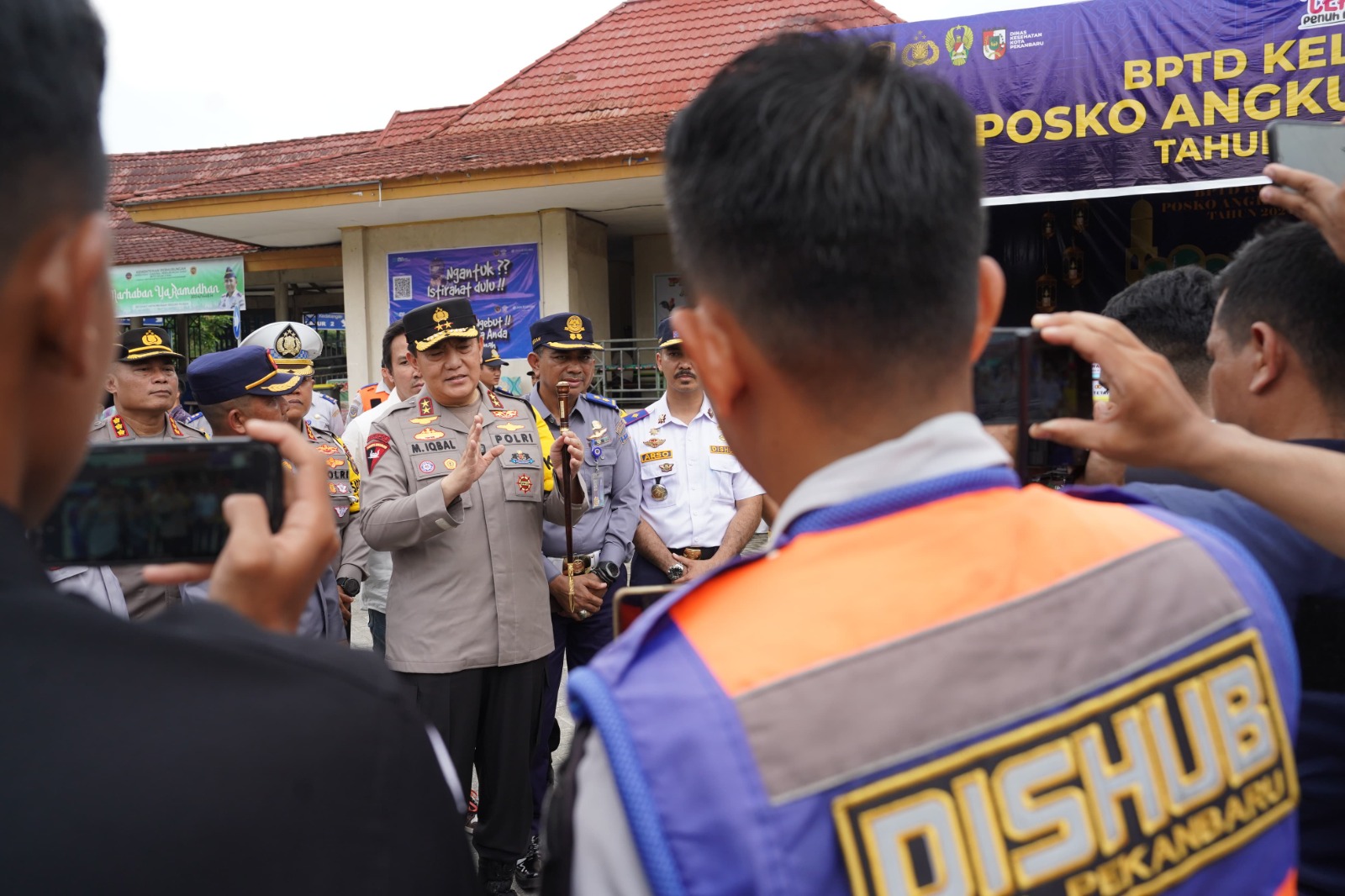 Kapolda Riau Tinjau Kesiapan Arus Mudik di Pospam Ketupat Lancang Kuning 2024